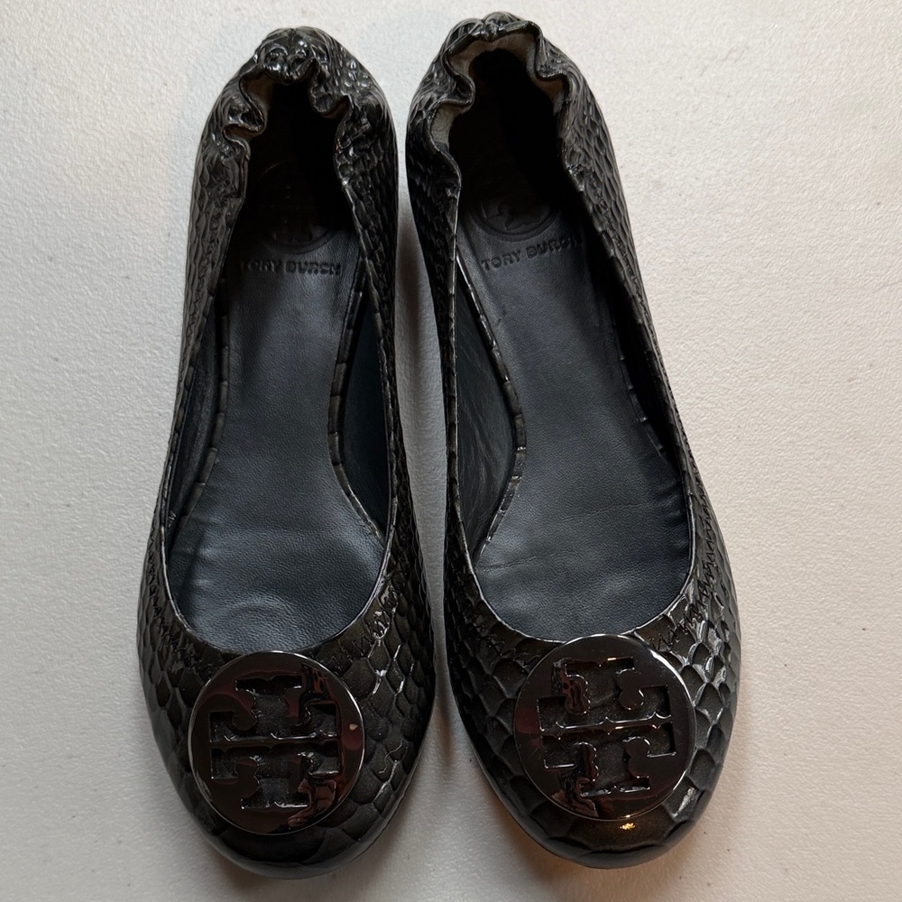 Tory Burch Snakeskin Pattern Black Flats size 7.5